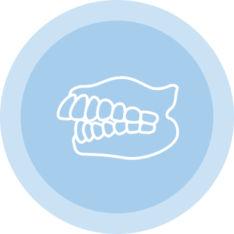 前歯が出ている