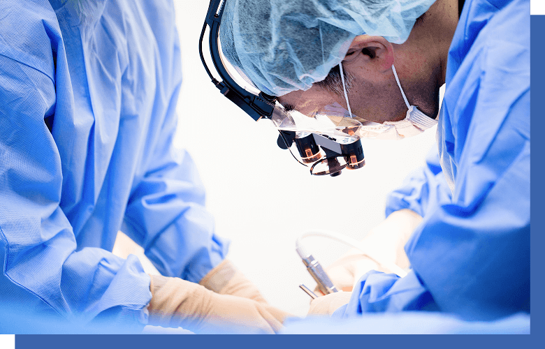 「インプラント専門医」として歯の欠損や補綴の矯正も対応